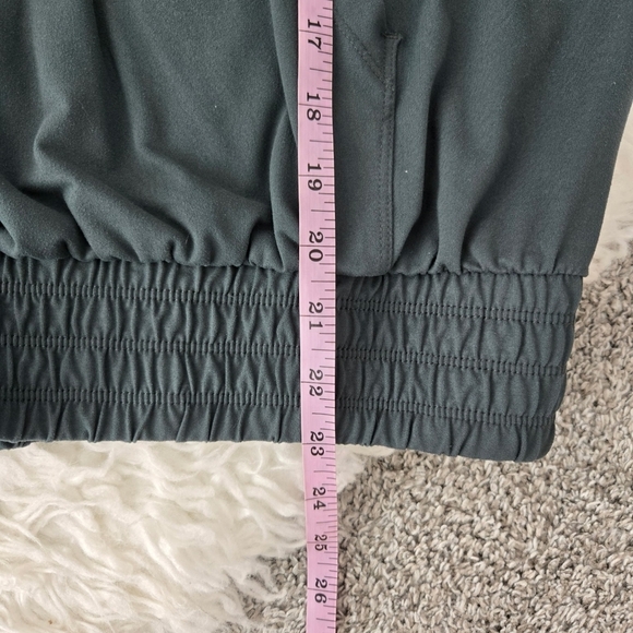 RAE MODE MORNING RUN HALF ZIP HOODIE IN SMOKED SPRUCE. Size 1XL. Good preowned c - Picture 7 of 8